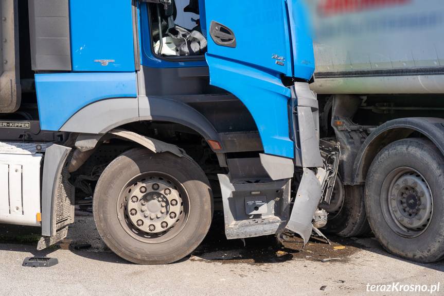 Zderzenie dwóch ciężarówek w Lipowicy