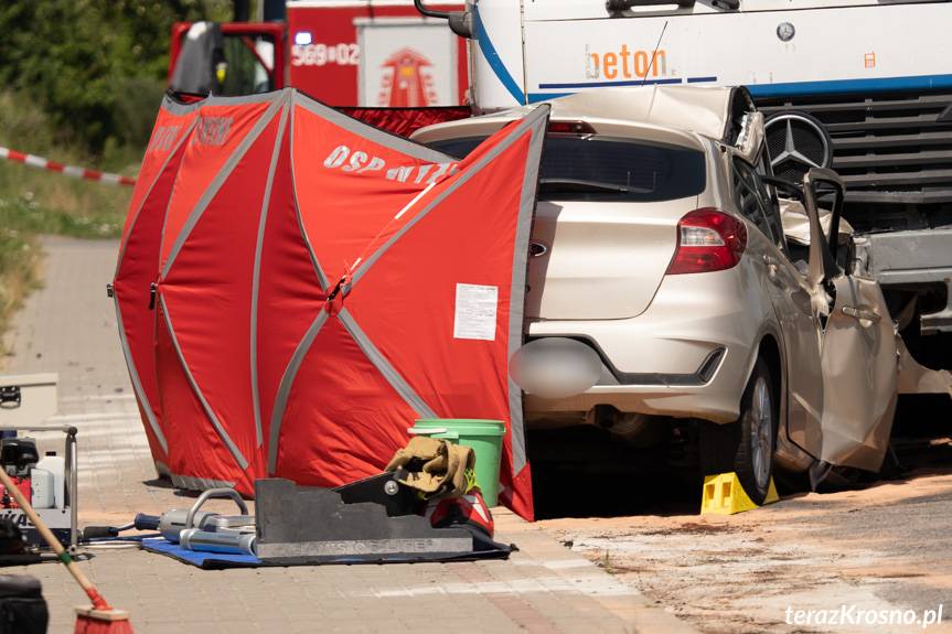Tragiczny wypadek w Babicy. Kierująca fordem zderzyła się z betoniarką [AKTUALIZACJA]