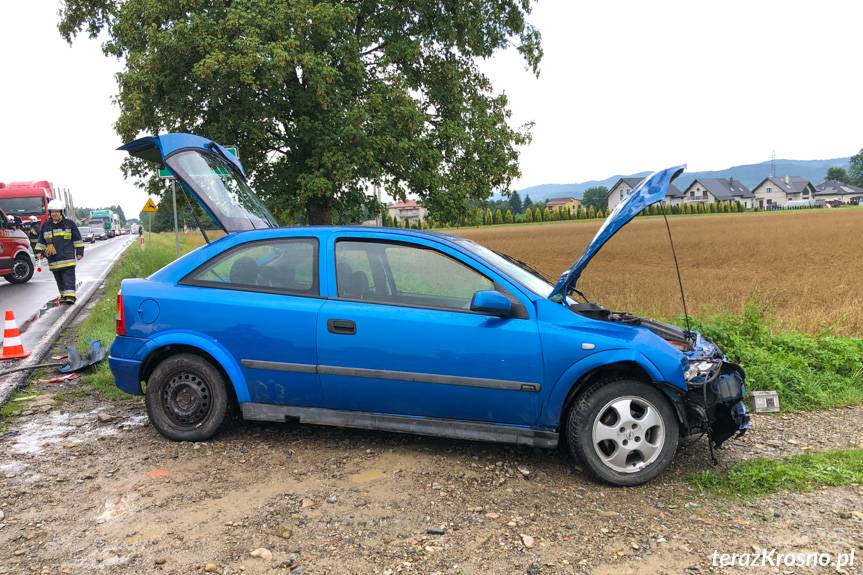 Zderzenie dwóch samochodów w Bajdach