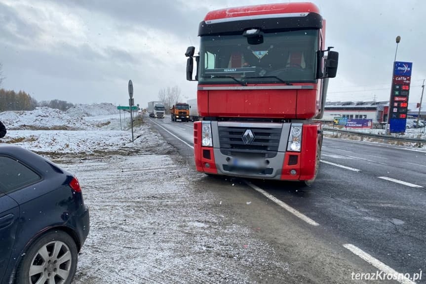 Zderzenie osobówki z ciężarówką w Krościenku Wyżnym
