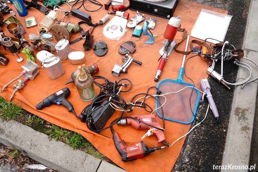 Jarmark staroci przed Etnocentrum Ziemi Krośnieńskiej