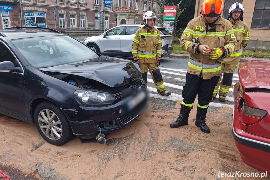 Kolizja w Dukli przed przejściem dla pieszych