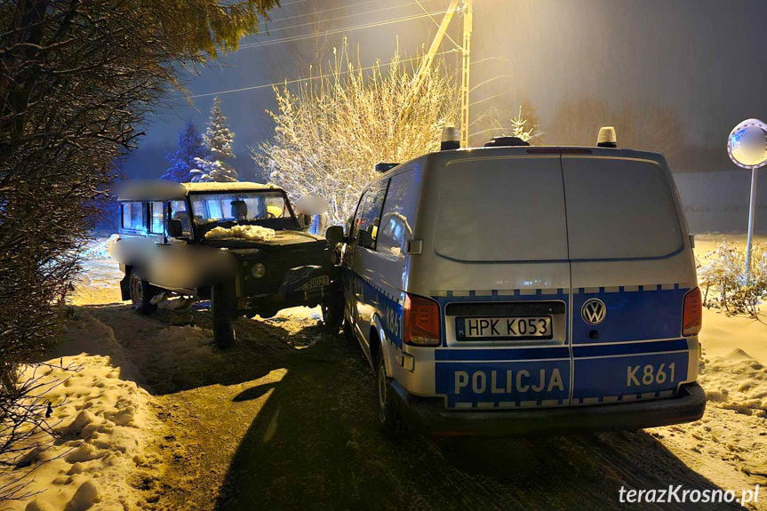 Kompletnie pijany wjechał w policyjny radiowóz
