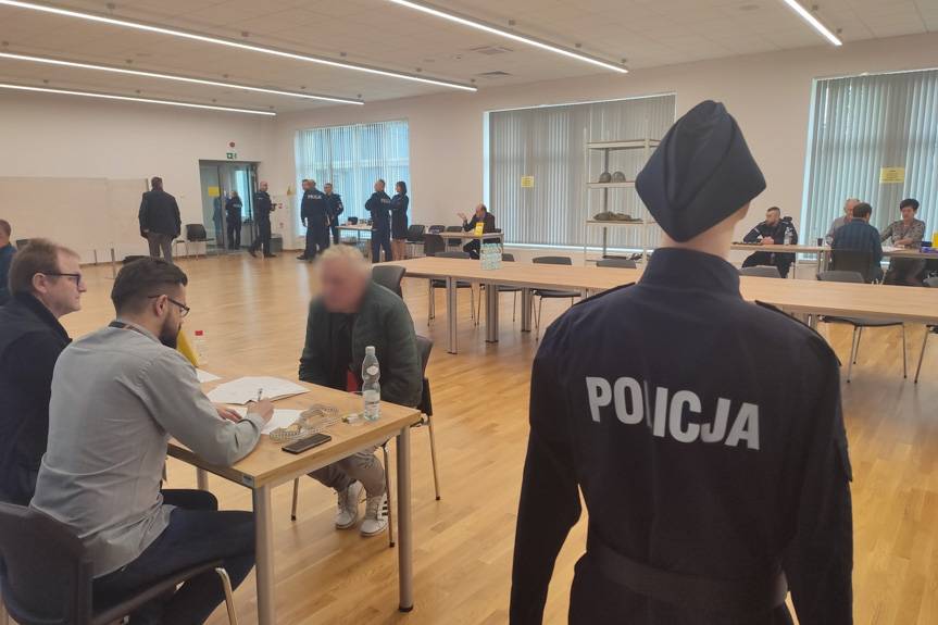 Ćwiczenia policyjnych rezerwistów w Krośnie