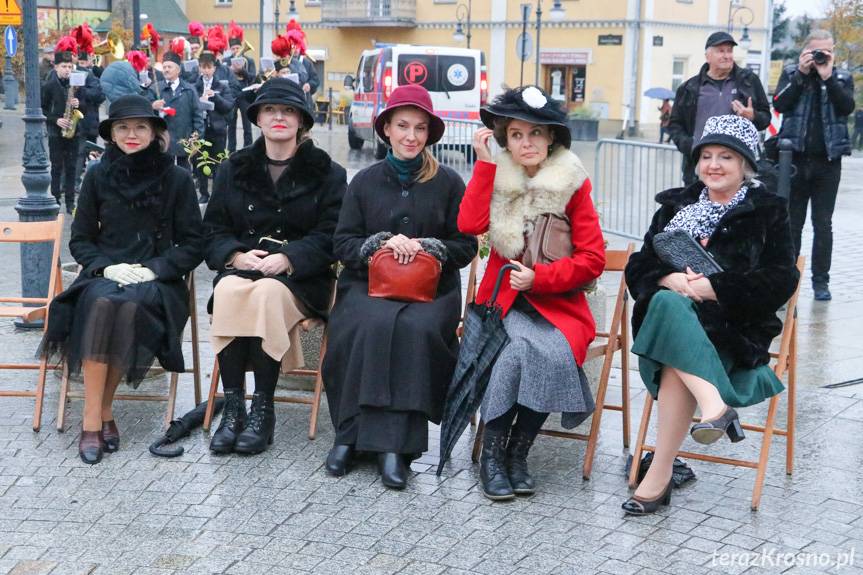 Odsłonięcie pomnika Ignacego Łukasiewicza. Powrót do 1932 roku