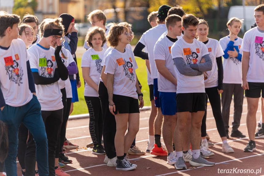 Uczniowie "Kopernika" rywalizowali w sztafetach