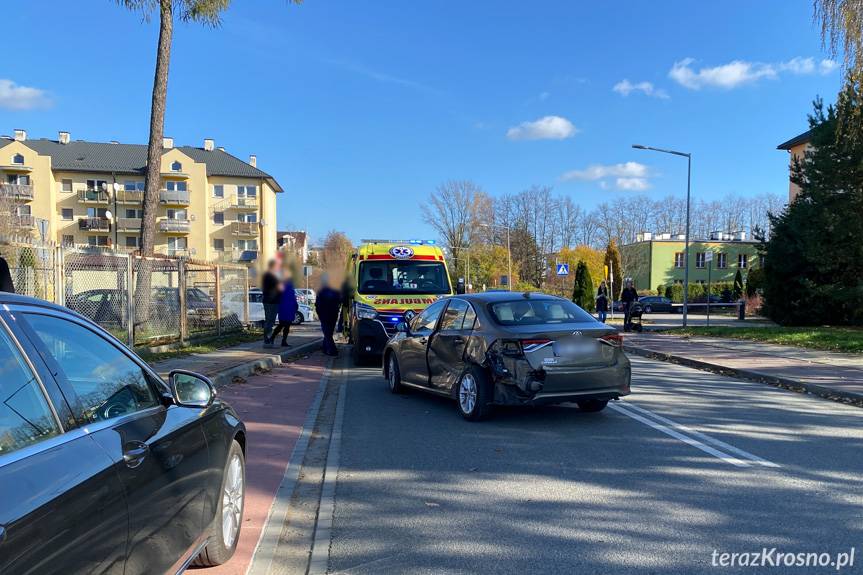 Zderzenie opla i toyoty na Żwirki i Wigury