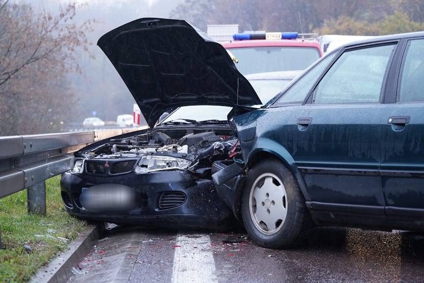 Zderzenie dwóch samochodów w Komborni