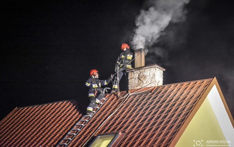 Zręcin. Pożar sadzy w przewodzie kominowym