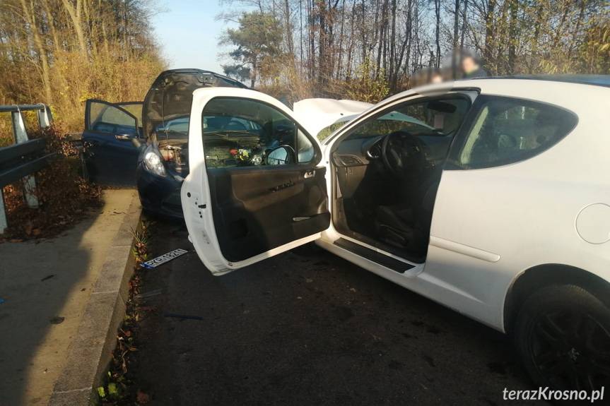 Czołowe zderzenie samochodów w Korczynie