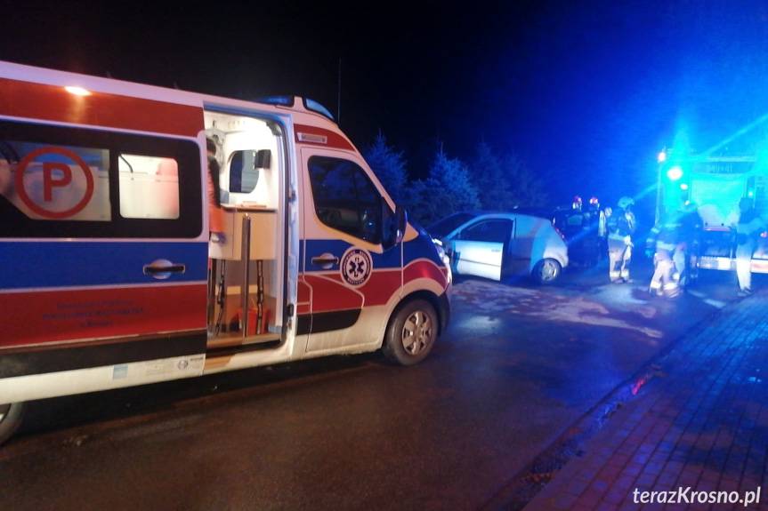 Zderzenie trzech samochodów w Iskrzyni