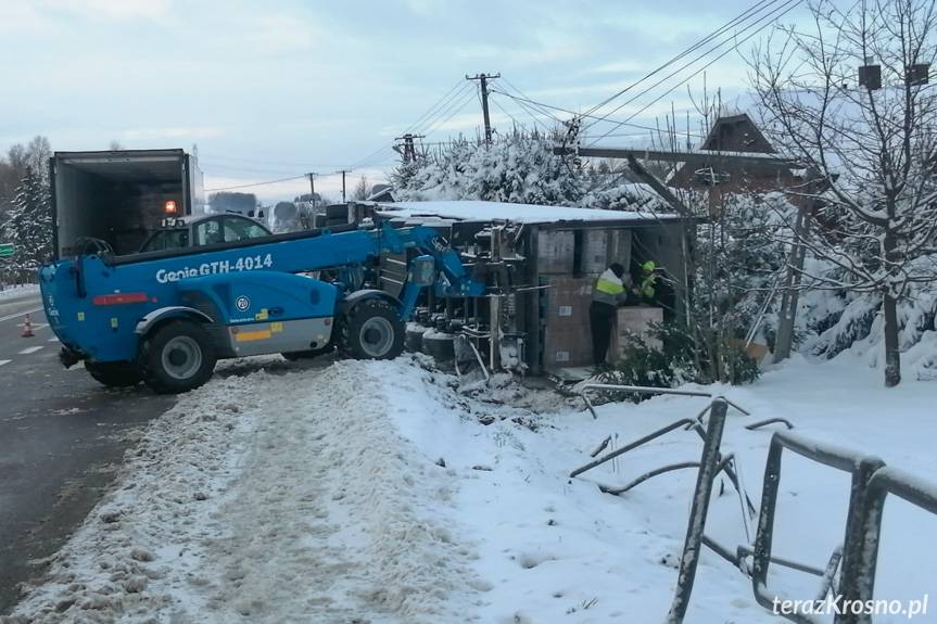 Ciężarówka na boku