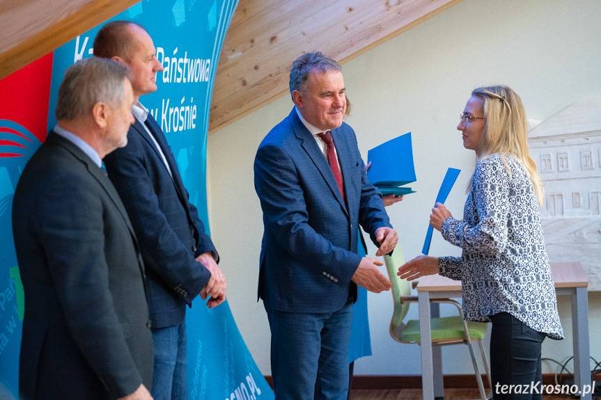 W Karpackiej Państwowej Uczelni w Krośnie rozdano stypendia