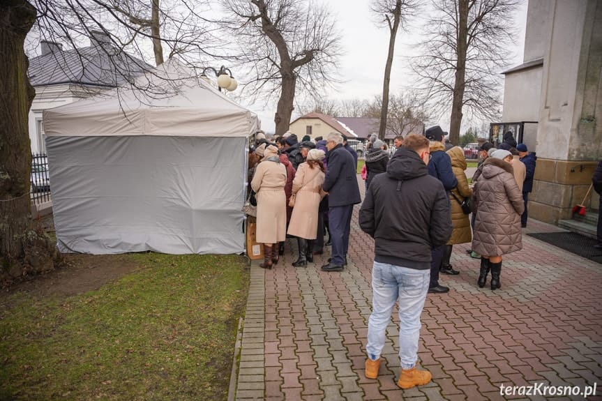 Kiermasz Charytatywny Bożonarodzeniowy w Zręcinie