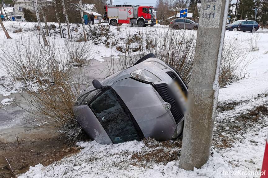 Skoda na boku. Kolizja w Przybówce