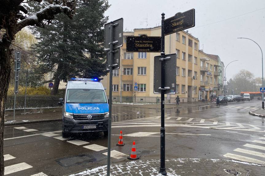 Potrącenie pieszej. Sprawca uciekł