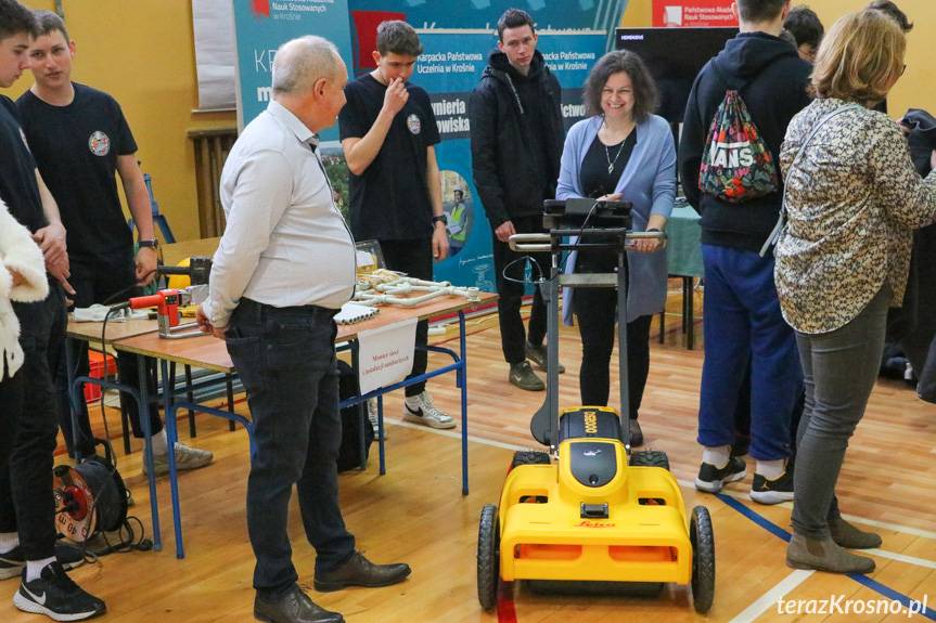 Ósmoklasiści poznali Budowlankę "od środka"