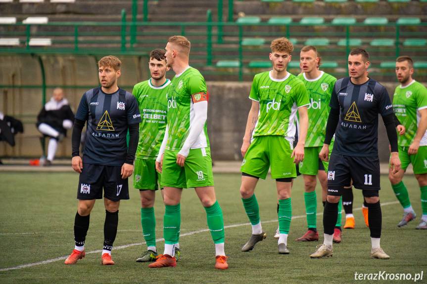 Przełęcz Dukla pokonuje na własnym terenie Czarnych Jasło