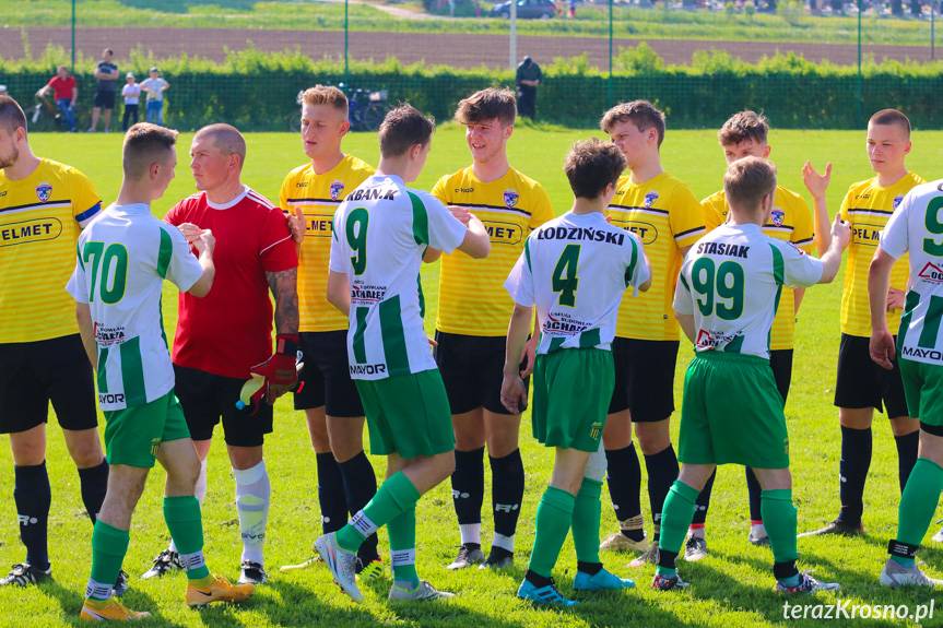 Karetka pogotowia, ulewa i cztery bramki w Krościenku Wyżnym