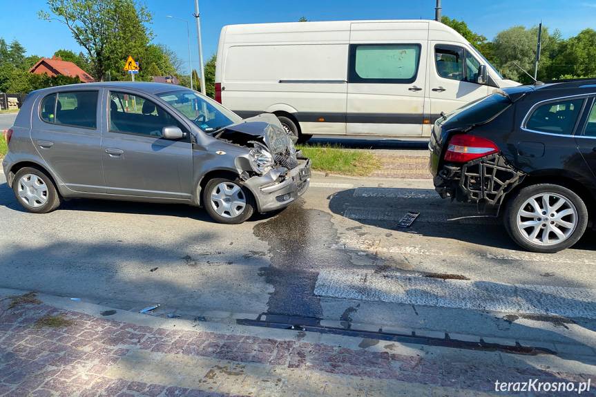 Krosno. Zderzenie i potrącenie na Korczyńskiej
