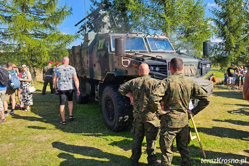 Piknik wojskowy w Miejscu Piastowym przyciągnął tłumy
