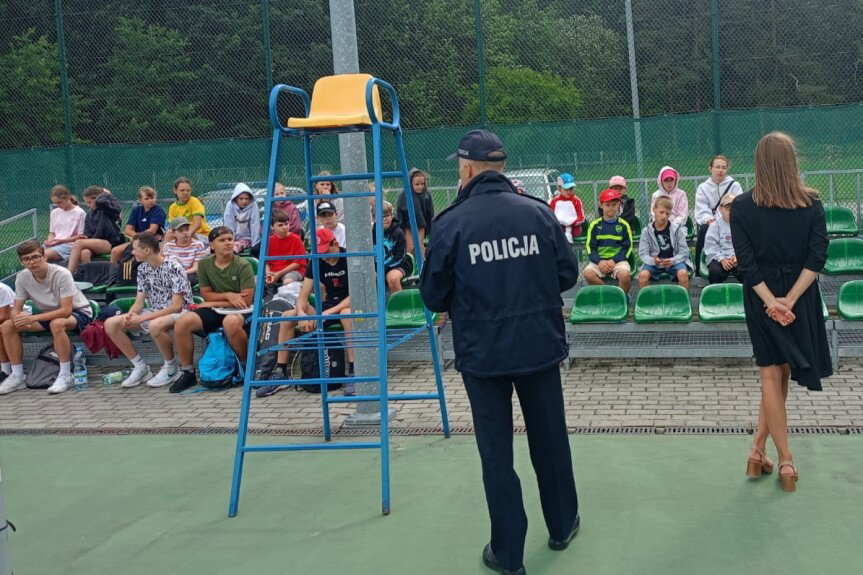 Policjanci i Sanepid wspólnie o bezpiecznych wakacjach